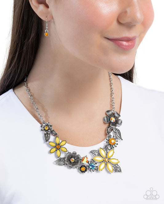 GARDEN My Sparkle - Yellow Beaded Flowers/Rhinestone Centers Paparazzi Necklace & matching earrings