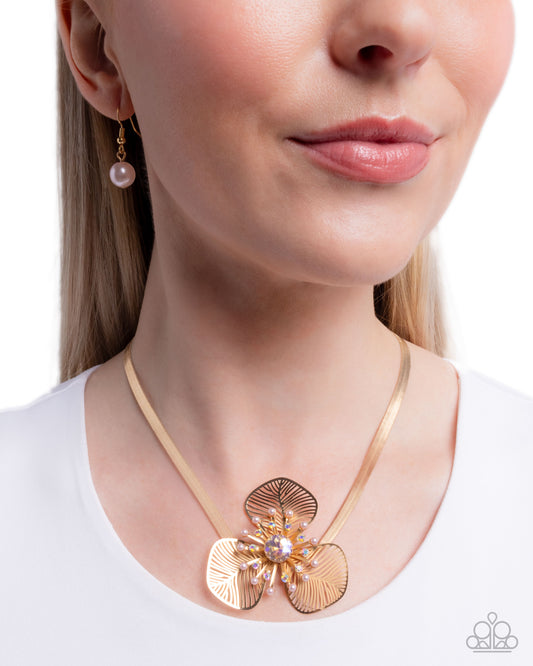 Valiantly Verdant - Pink Gem Center/Gold 3-D Flower Pendant Paparazzi Necklace & matching earrings
