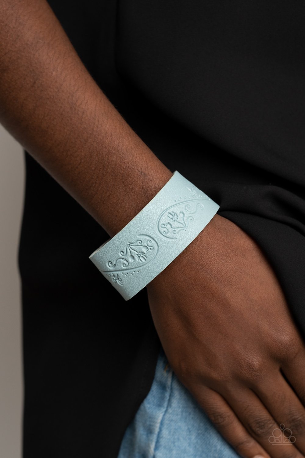 Butterfly Canopy - Blue Embossed Leather Paparazzi Snap Bracelet