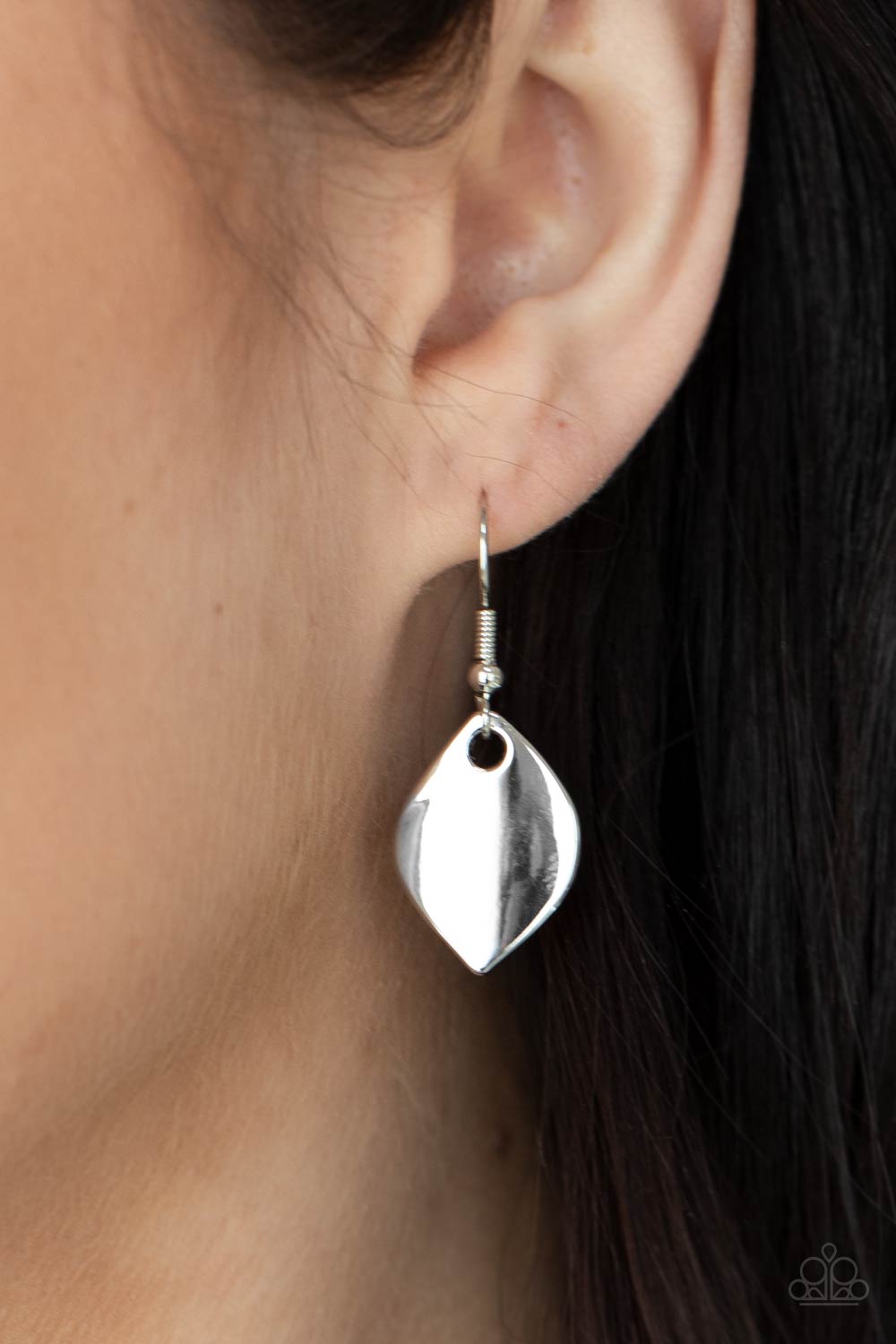 Face The ARTIFACTS - White Cord/Silver & Copper Hammered Paparazzi Pendant Necklace & matching earrings