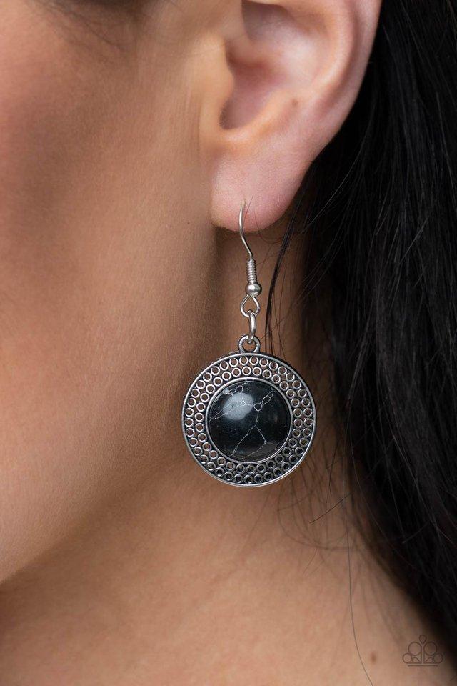 Circle The Wagons - Black Stones & Round Silver Frame Paparazzi Rustic Look Necklace & matching earrings