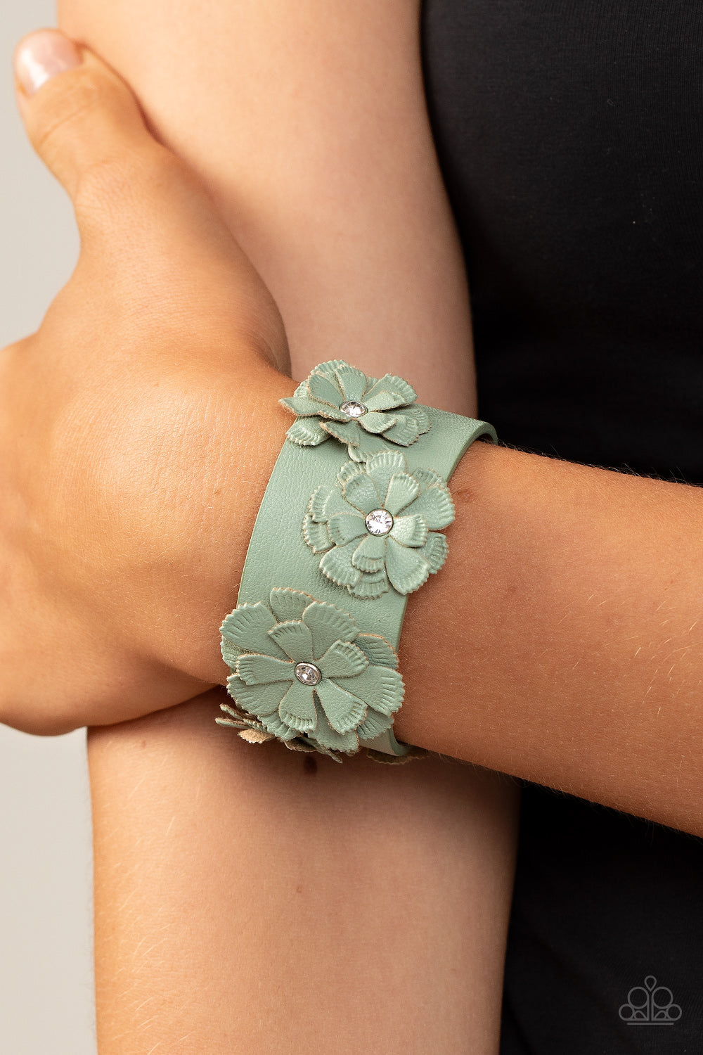 What Do You Pro-POSIES - Green Leather Petals/White Rhinestone Paparazzi Snap Bracelet