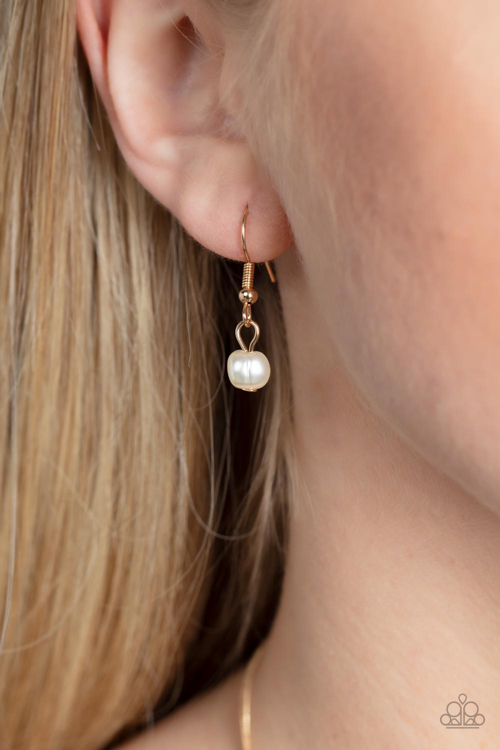 Beach House Harmony - Brown Shell/Dainty Pearl Pendant Paparazzi Necklace & matching earrings