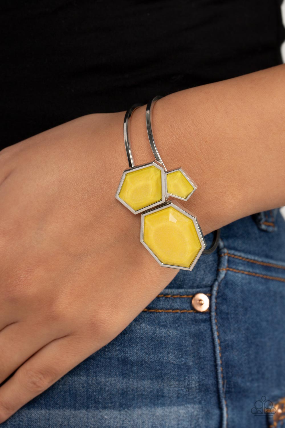 Tourist TRAPEZOID - Yellow Geometric Beaded Paparazzi Hinge Bracelet