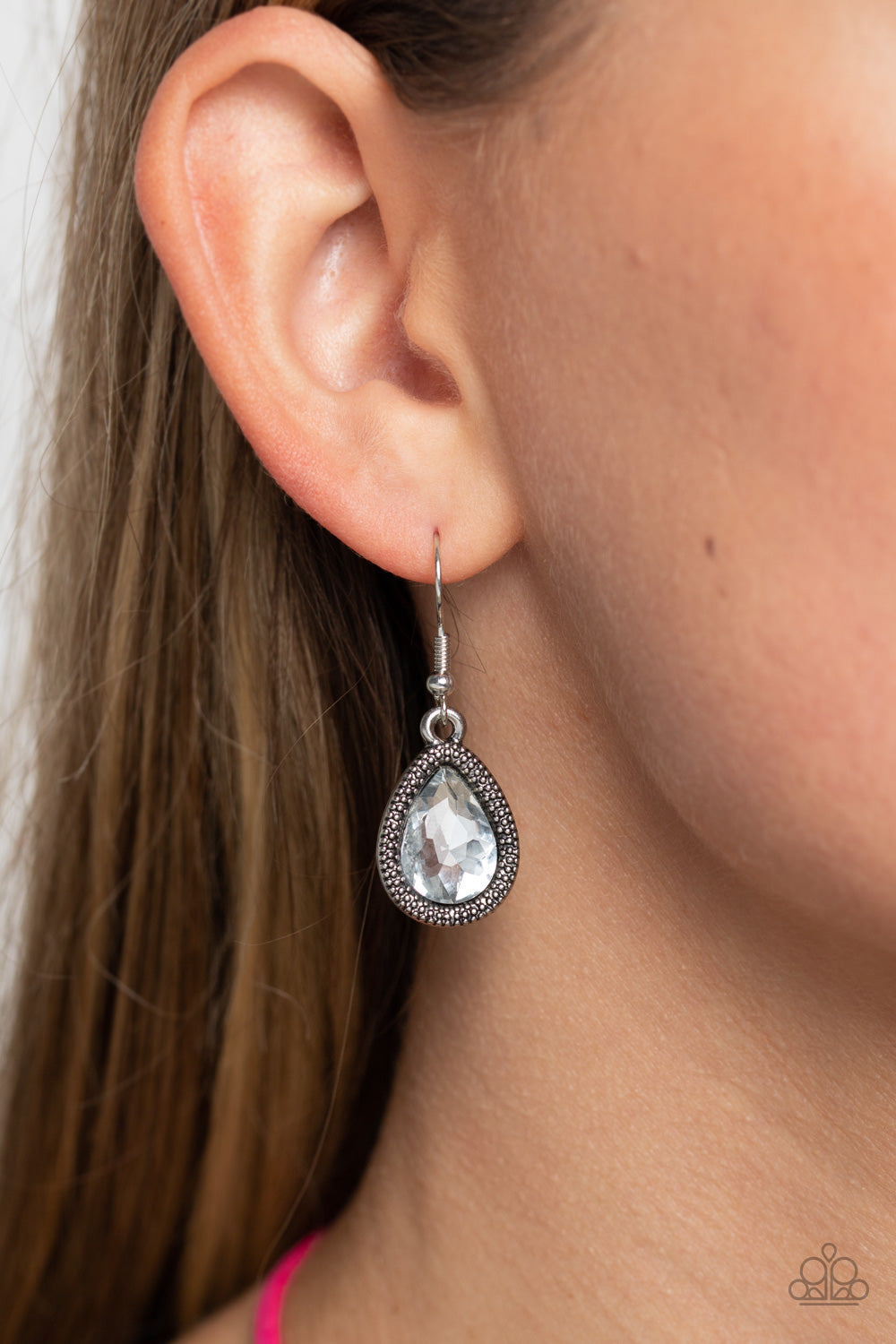 Casanova Clique - Pink Suede/Teardrop Gems/Silver Heart Pendant Paparazzi Necklace & matching earrings