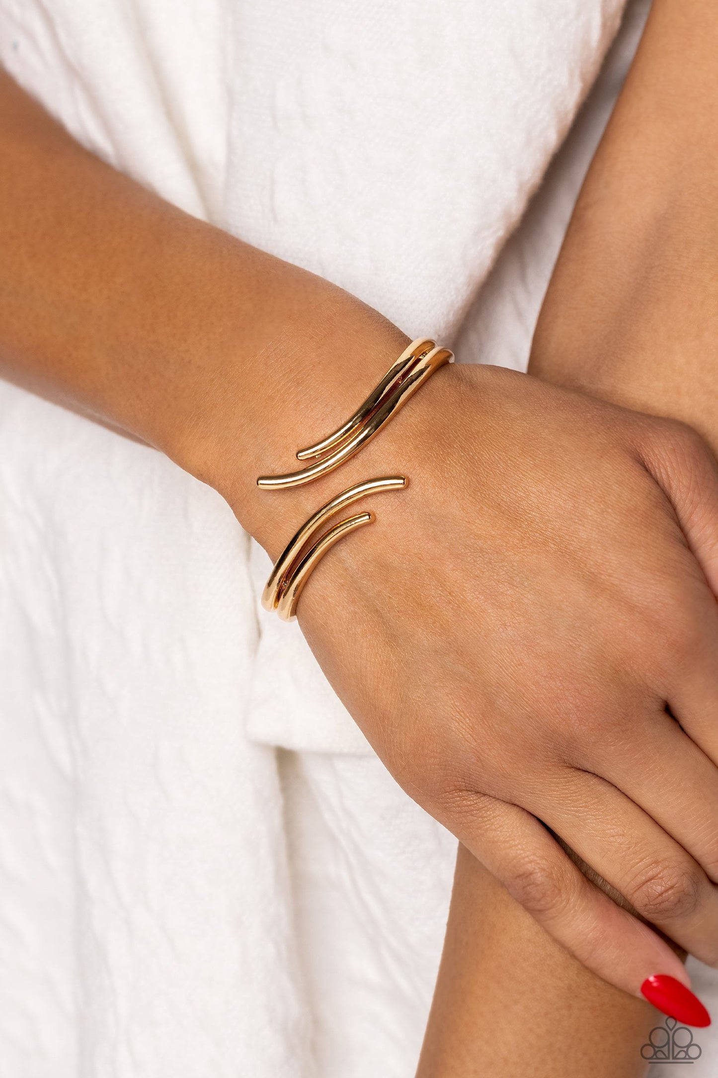Elven Elegance - Gold Overlapping Bands Paparazzi Hinge Bracelet
