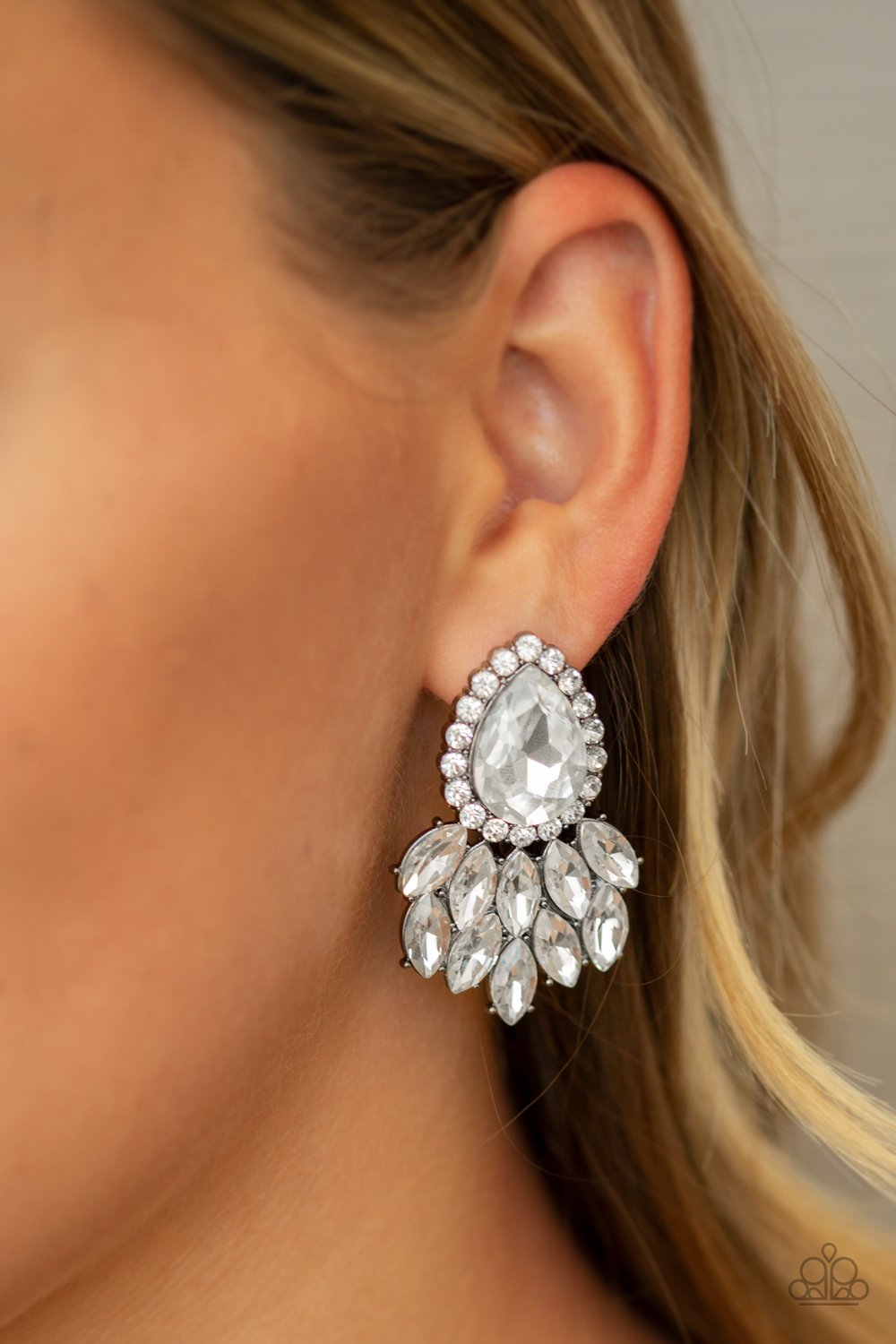 A Breath of Fresh HEIR - Gunmetal Frame/White Rhinestone Paparazzi Earrings