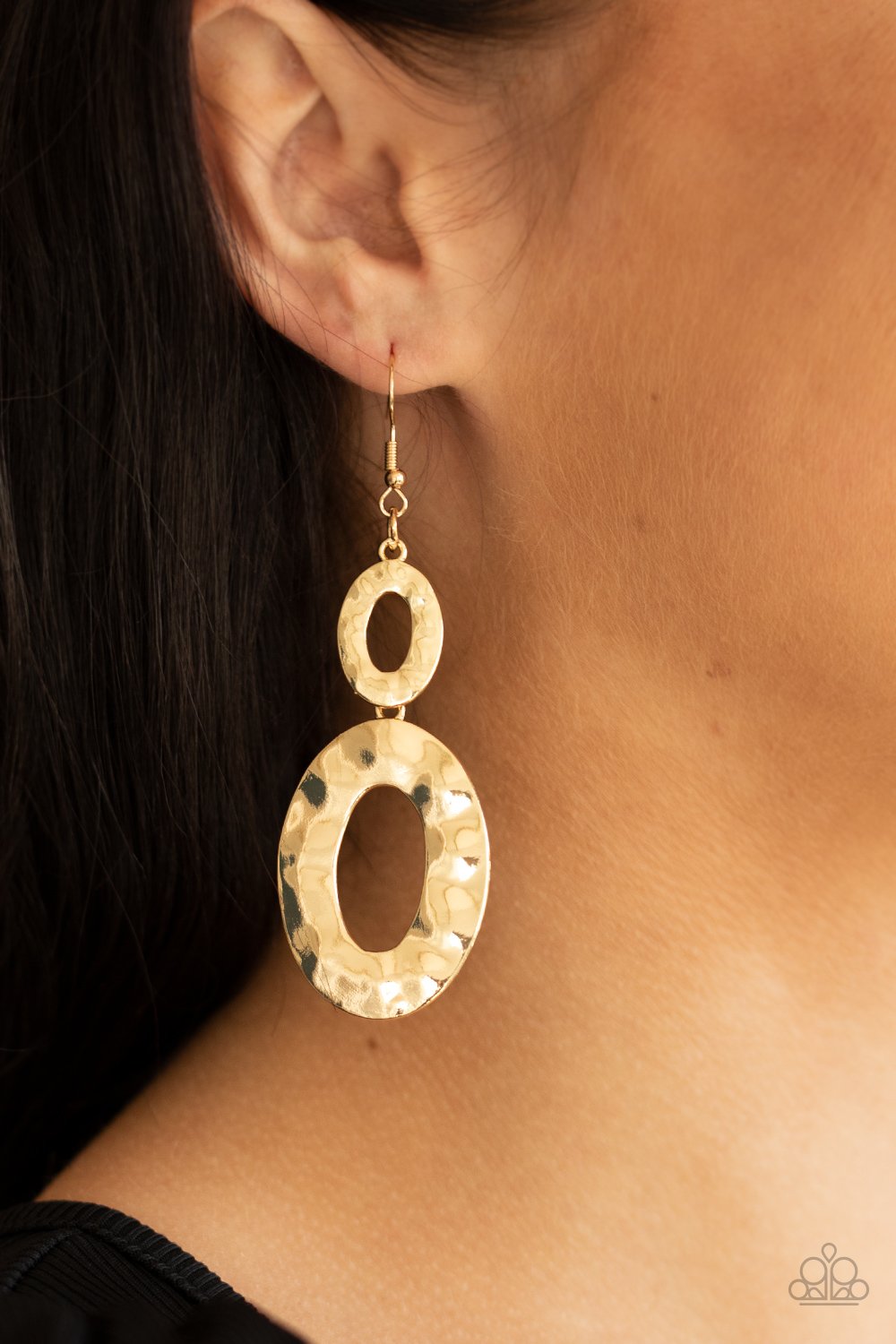 Bring on the Basics - Gold Mismatched Hammered Linked Oval Paparazzi Earrings