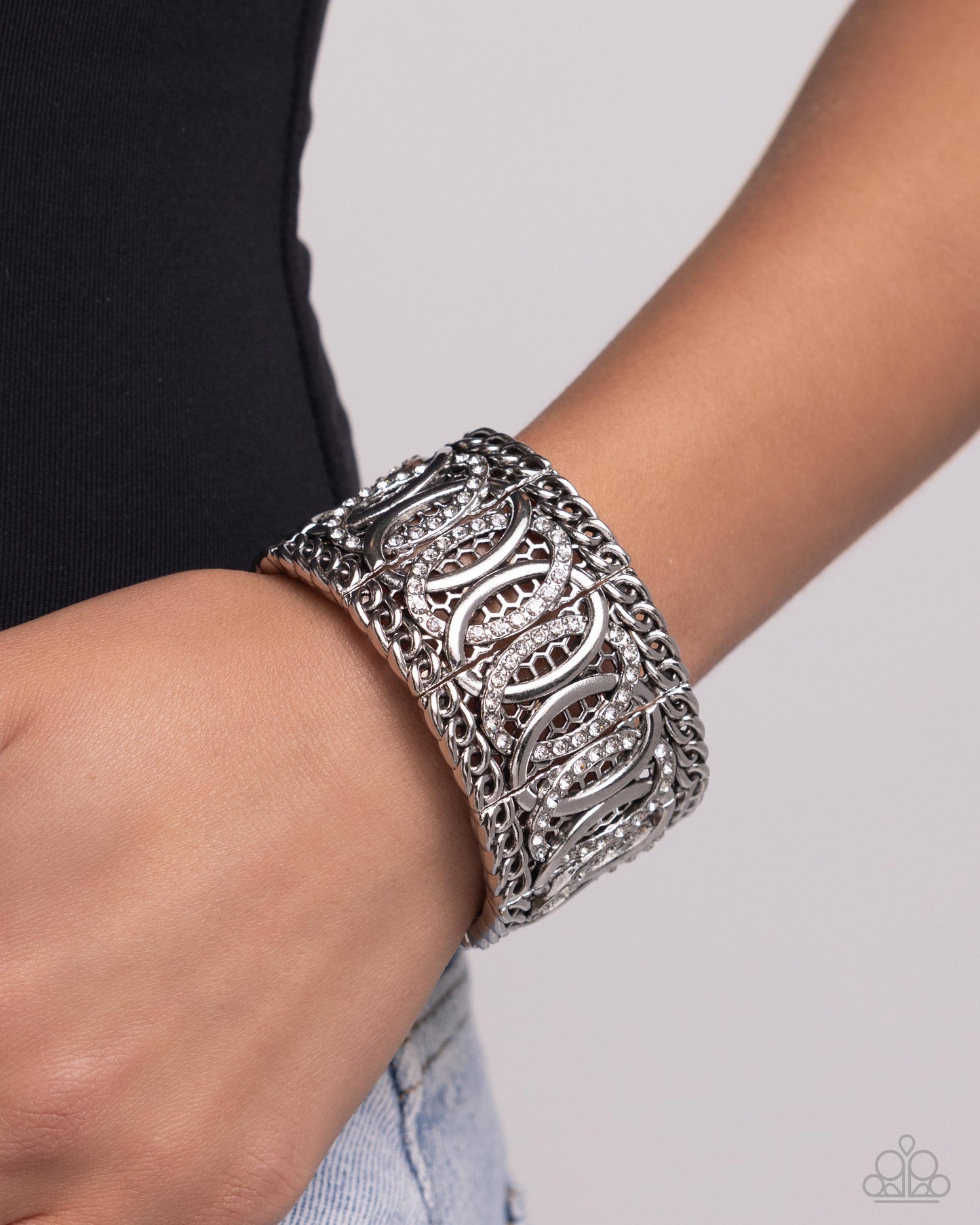 Forged Fashion - White Rhinestone Embellished Rings & Silver Chain Paparazzi Stretch Bracelet