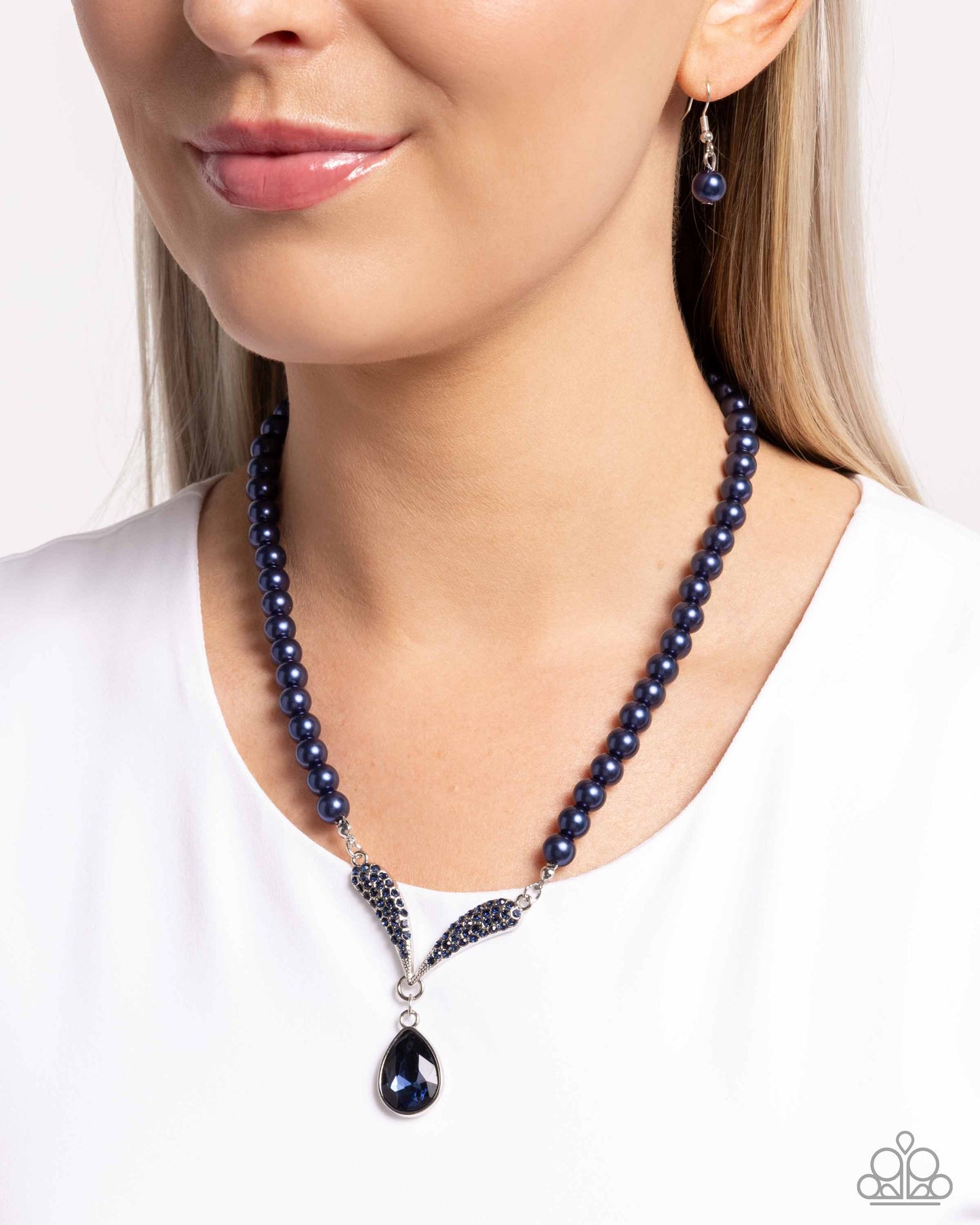 Avant-Garde Adornment - Blue Pearls/Mermaid Tail Fitting Paparazzi Necklace & matching earrings