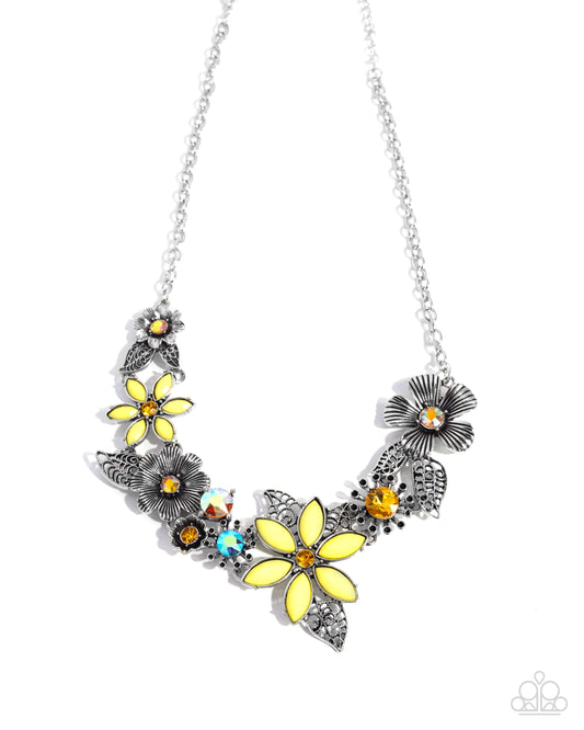 GARDEN My Sparkle - Yellow Beaded Flowers/Rhinestone Centers Paparazzi Necklace & matching earrings