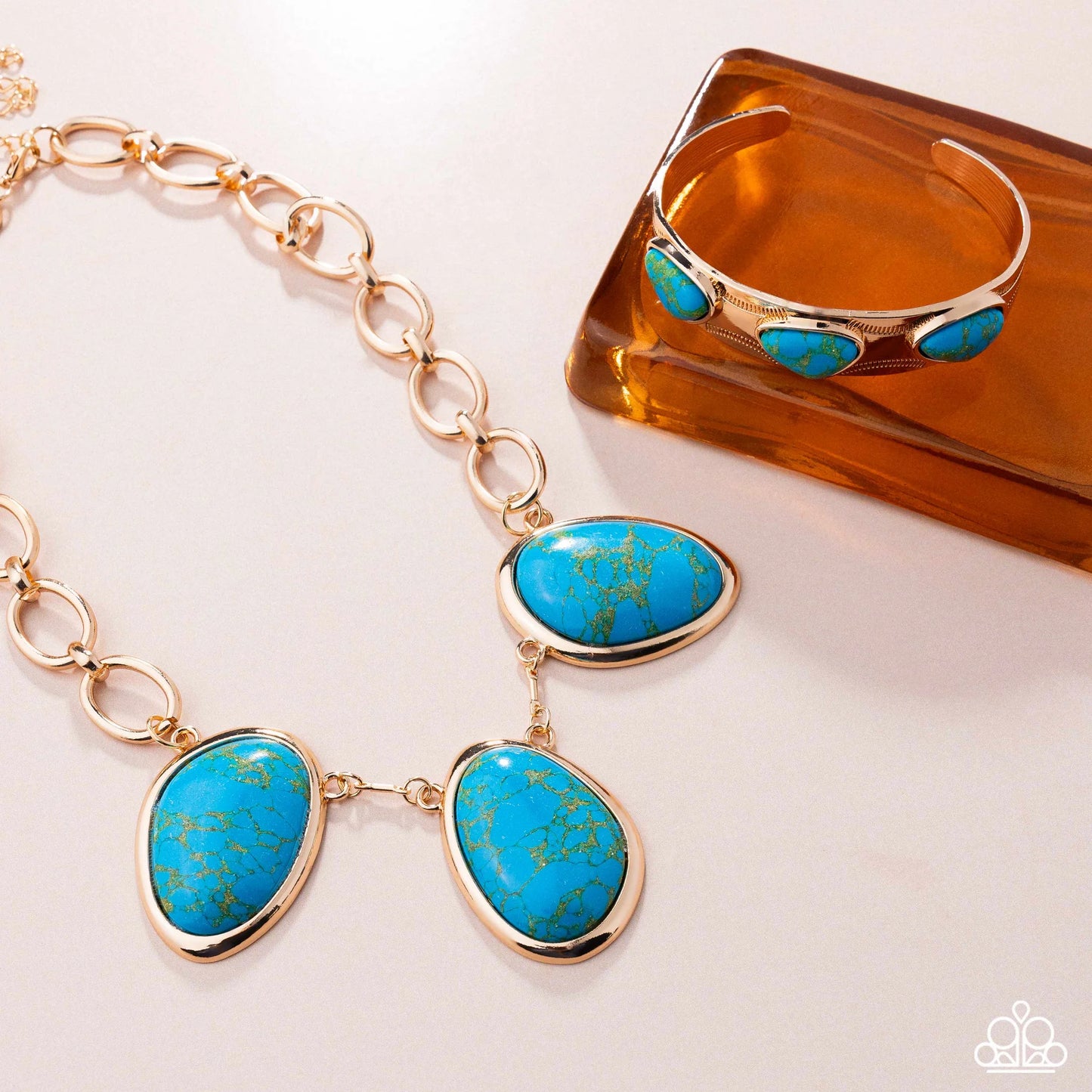 Simply Santa Fe - November 2025 Fashion Fix Set