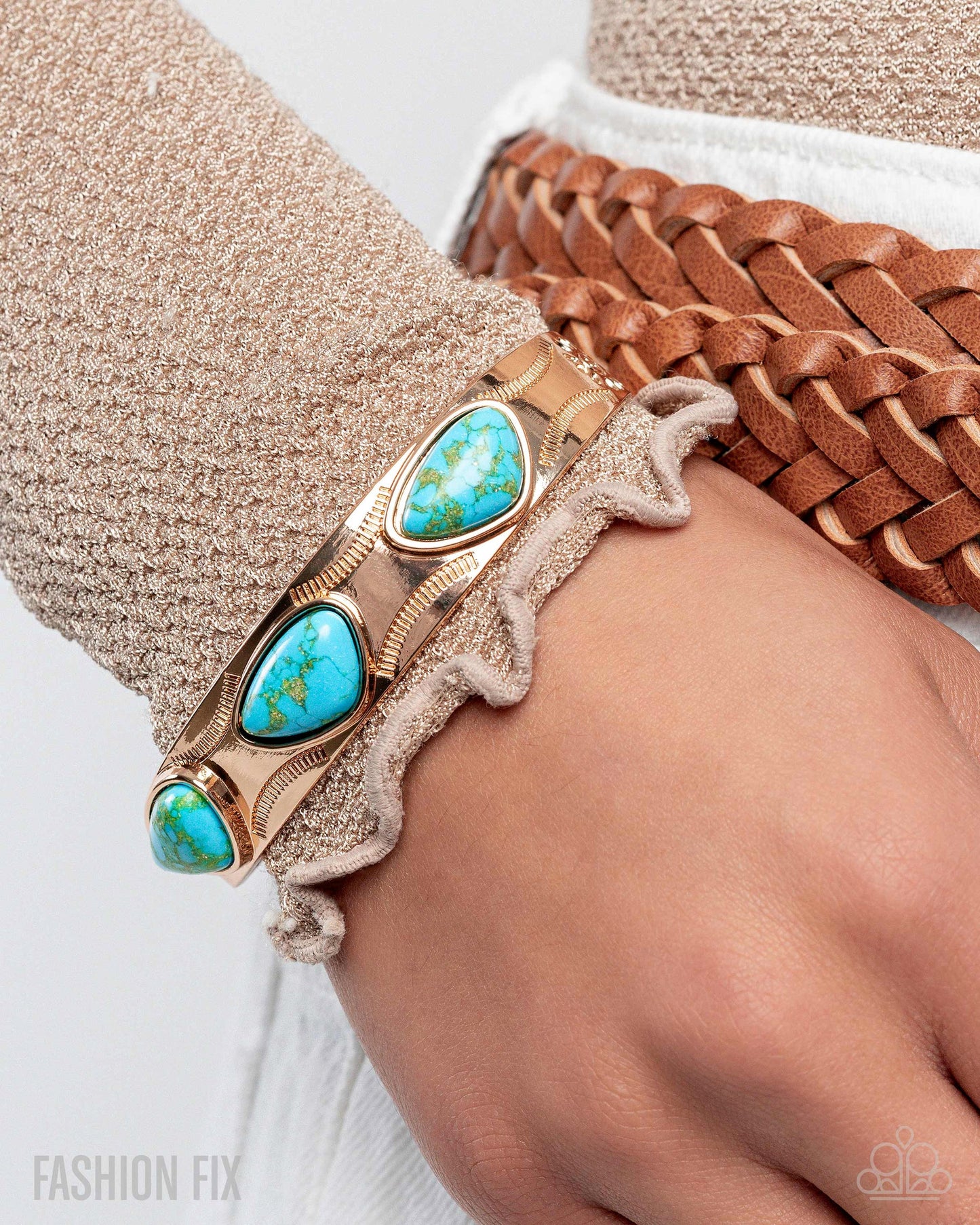 Simply Santa Fe - November 2025 Fashion Fix Set