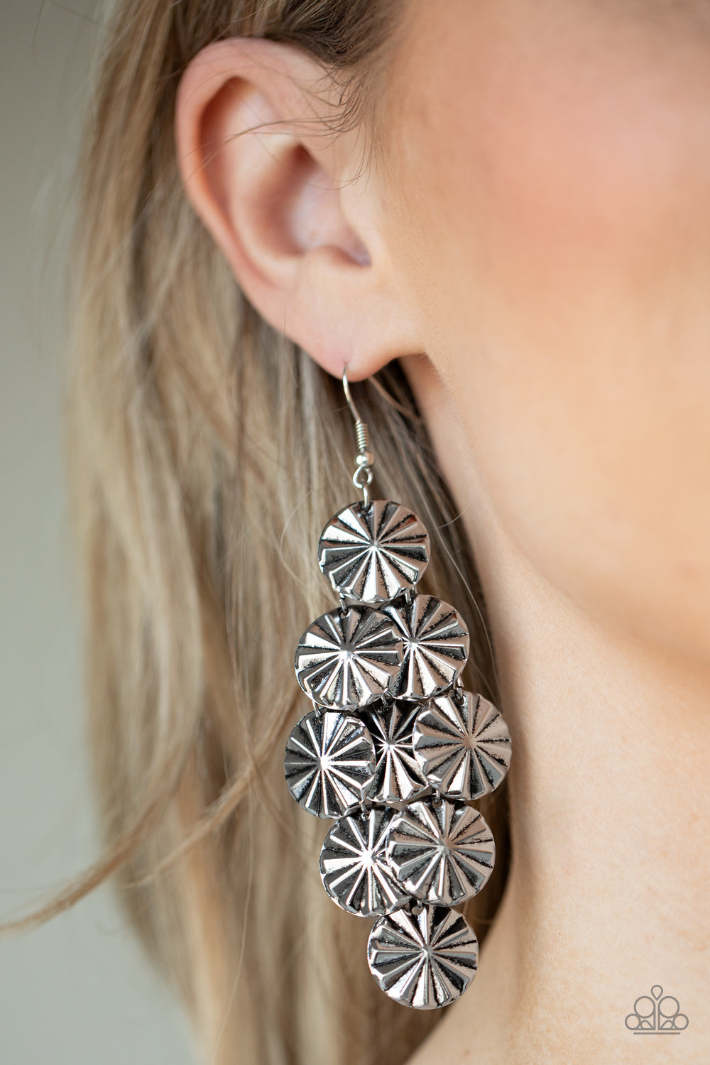 Star Spangled Shine - Silver Creased Star-Like Pattern Disc Lure Earrings