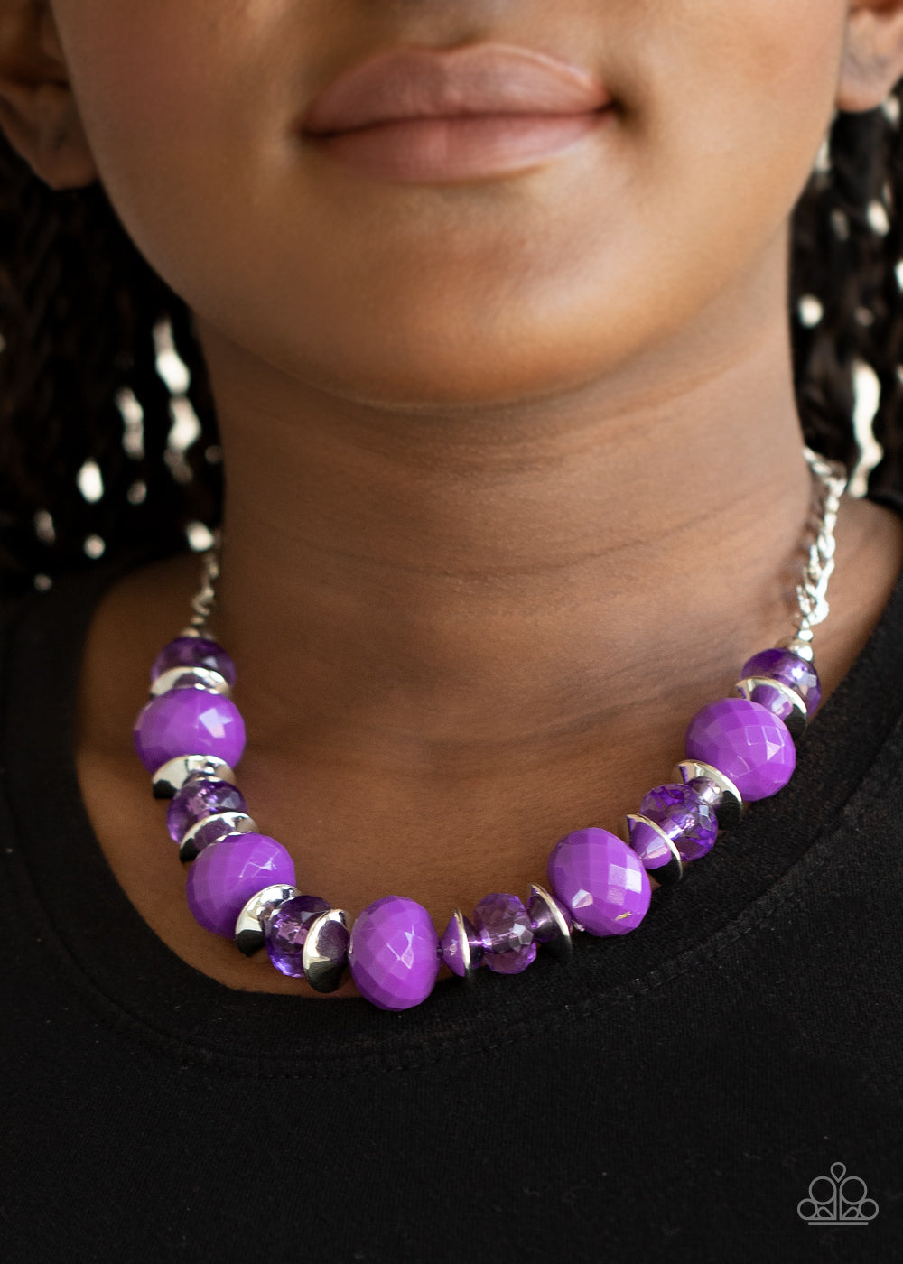 Hollywood Gossip - Purple Faceted & Crystal-Like Bead/Silver Saucer Shaped Bead Necklace & matching earrings