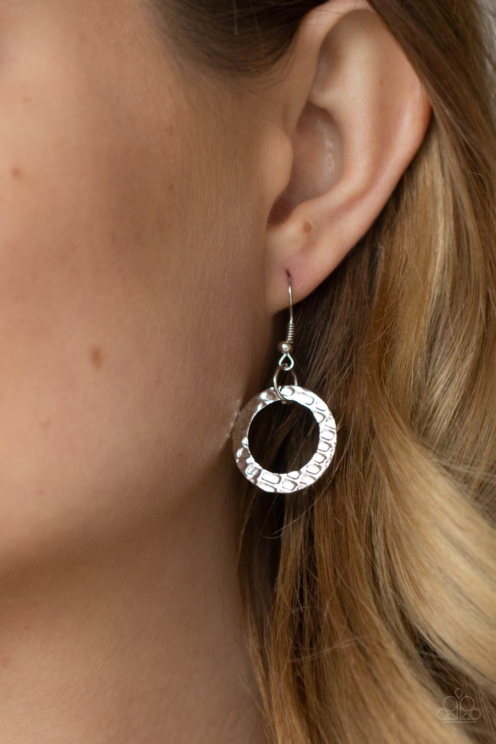 Mechanically Metro - Silver Hammered Discs, Rings, & Chunky Silver Chain Paparazzi Necklace & matching earrings