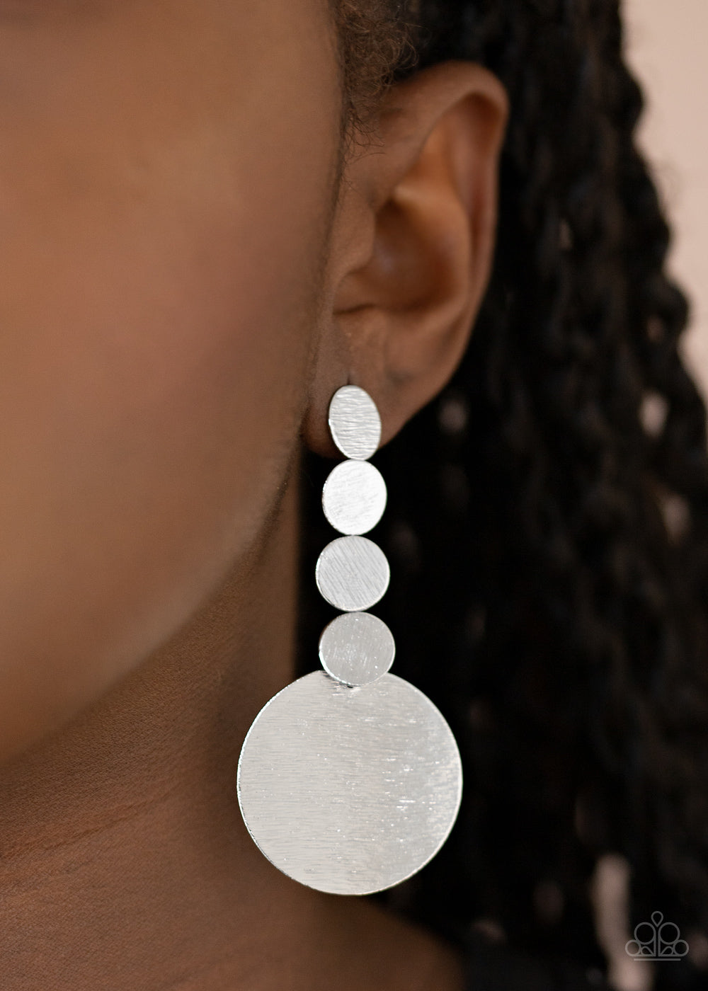 Idolized Illumination - Silver Delicately Scratched Connected Disc Earrings
