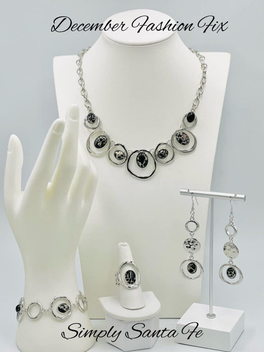 Simply Santa Fe Set - December 2022 Fashion Fix - Paparazzi Accessories